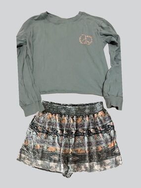 Art Class Floral LS Top & Paisley Shorts Set